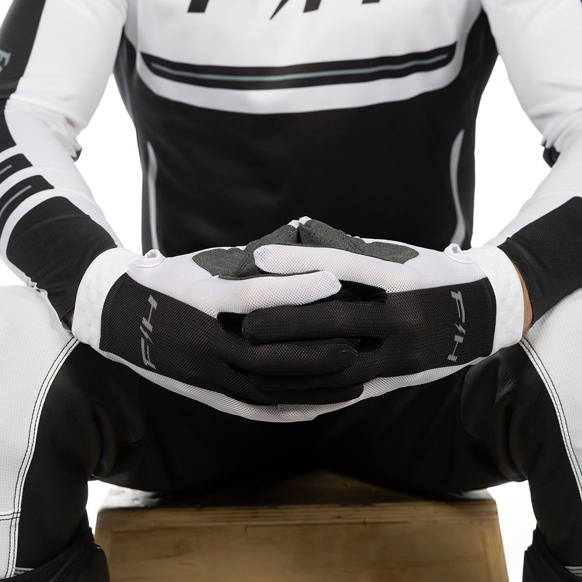 Vapor React Glove - White/Black
