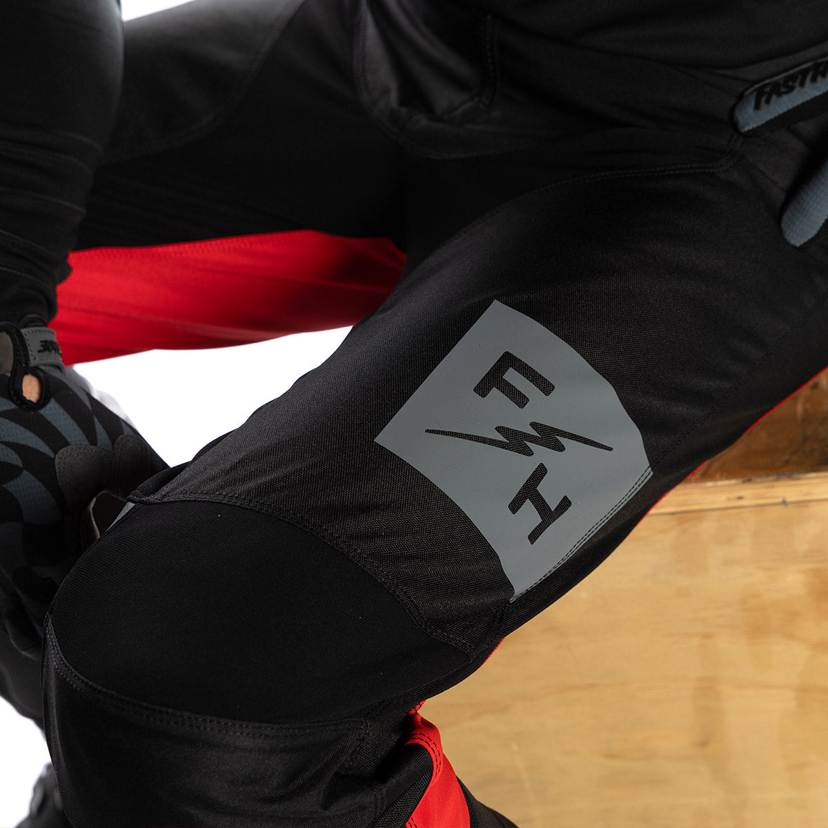 Carbon Echo Pant - Black/Racing Red