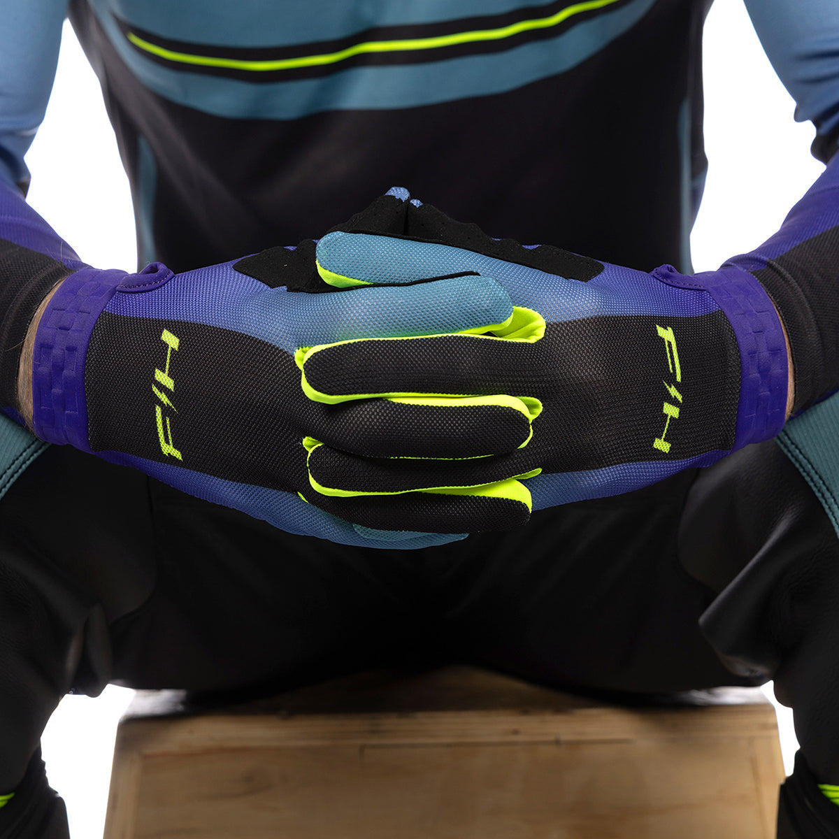 Vapor React Glove - Light Indigo/Black